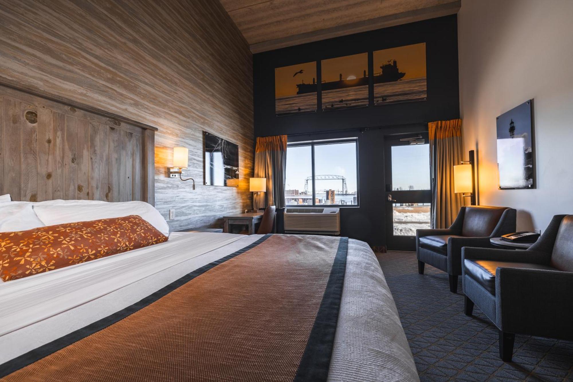 Pier B 5* Duluth